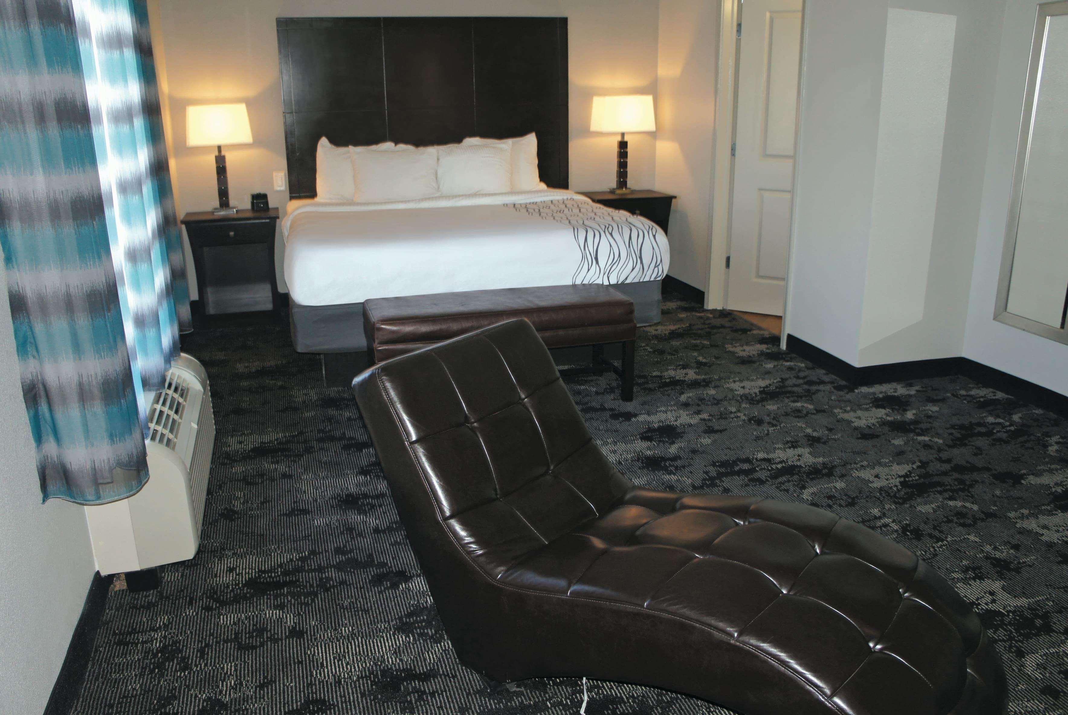 מלון La Quinta By Wyndham Columbus - Edinburgh מראה חיצוני תמונה
