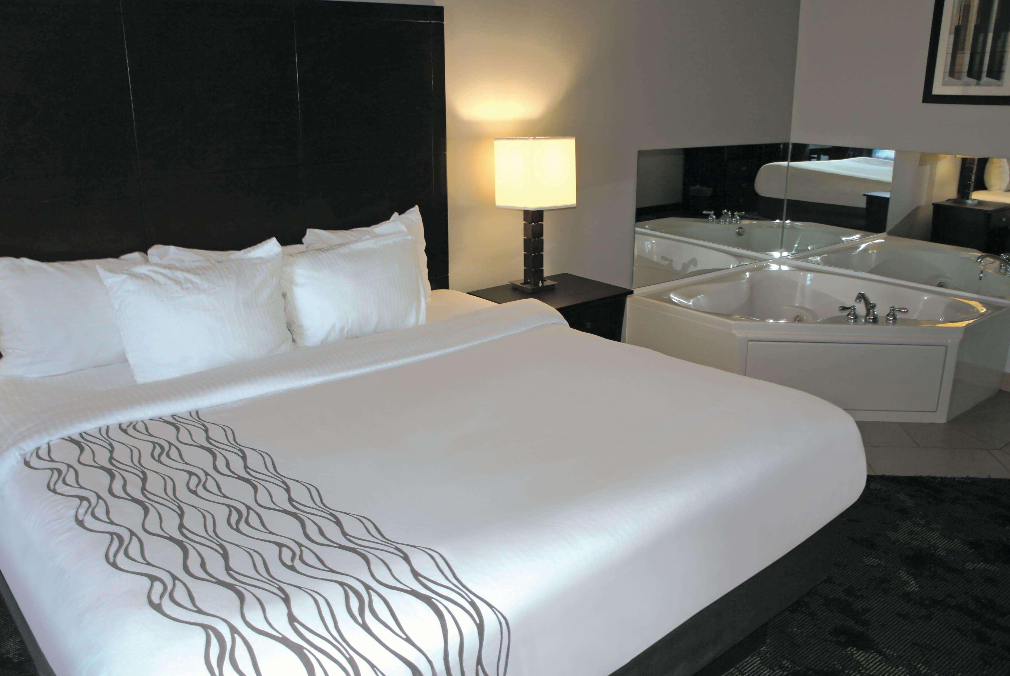 מלון La Quinta By Wyndham Columbus - Edinburgh מראה חיצוני תמונה