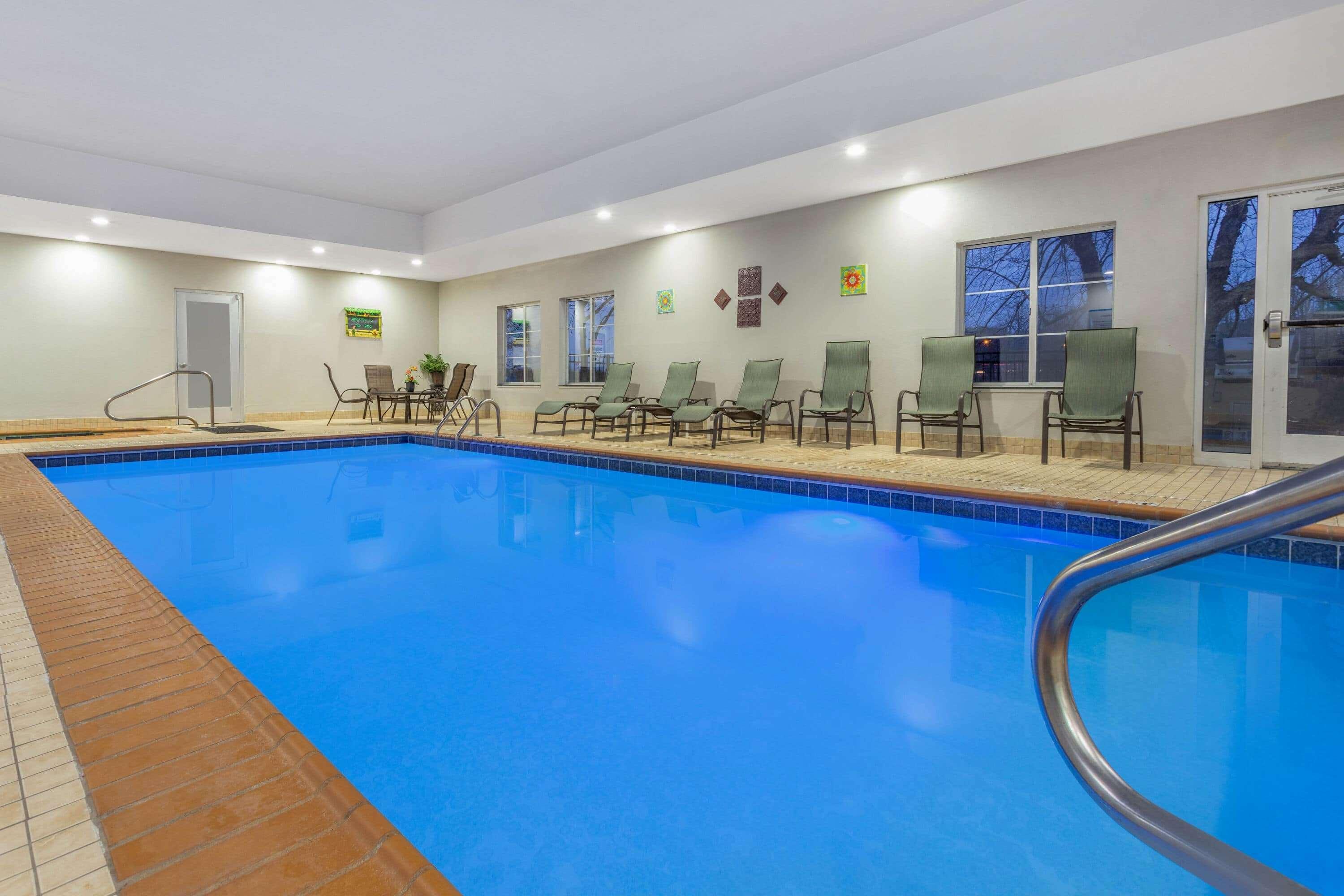 מלון La Quinta By Wyndham Columbus - Edinburgh מראה חיצוני תמונה