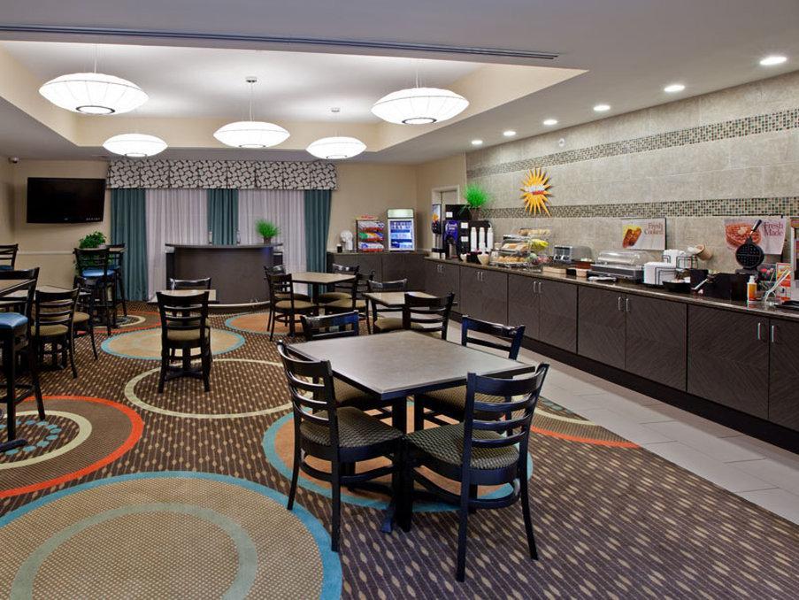 מלון La Quinta By Wyndham Columbus - Edinburgh מראה חיצוני תמונה