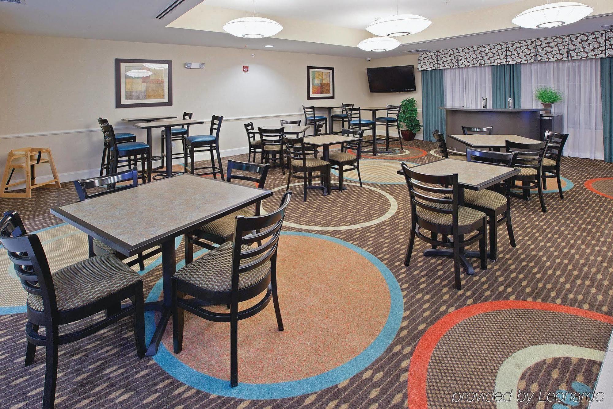 מלון La Quinta By Wyndham Columbus - Edinburgh מראה חיצוני תמונה